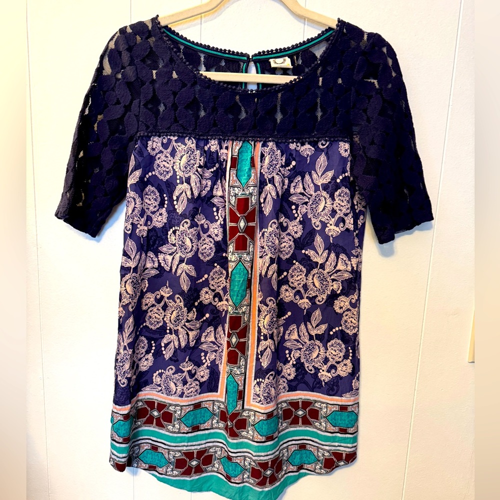 Akemi + Kin Floral Lace Tunic from Anthropologie EUC Small - Picture 2 of 9